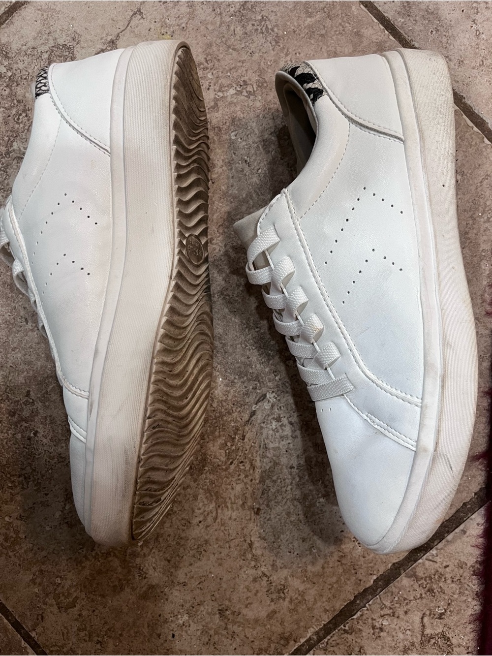 Dr. Scholl's White Leather Women's Low-Top Sneakers - Picture 4 of 9